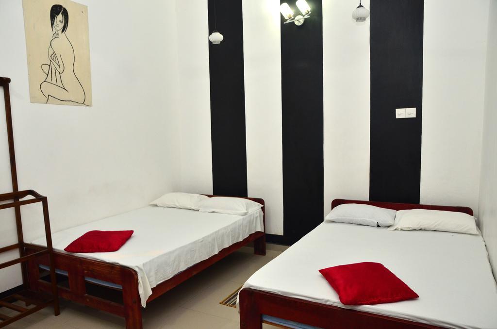 Dyke Rest Hotel ตรินโคมาลี ห้อง รูปภาพ