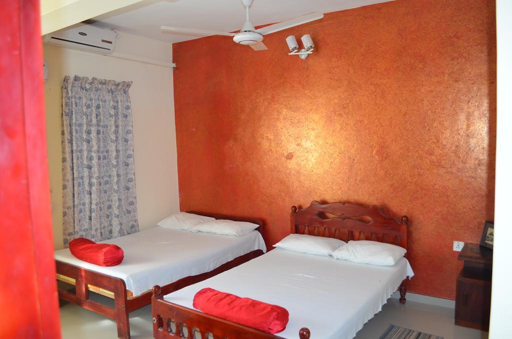 Dyke Rest Hotel ตรินโคมาลี ห้อง รูปภาพ