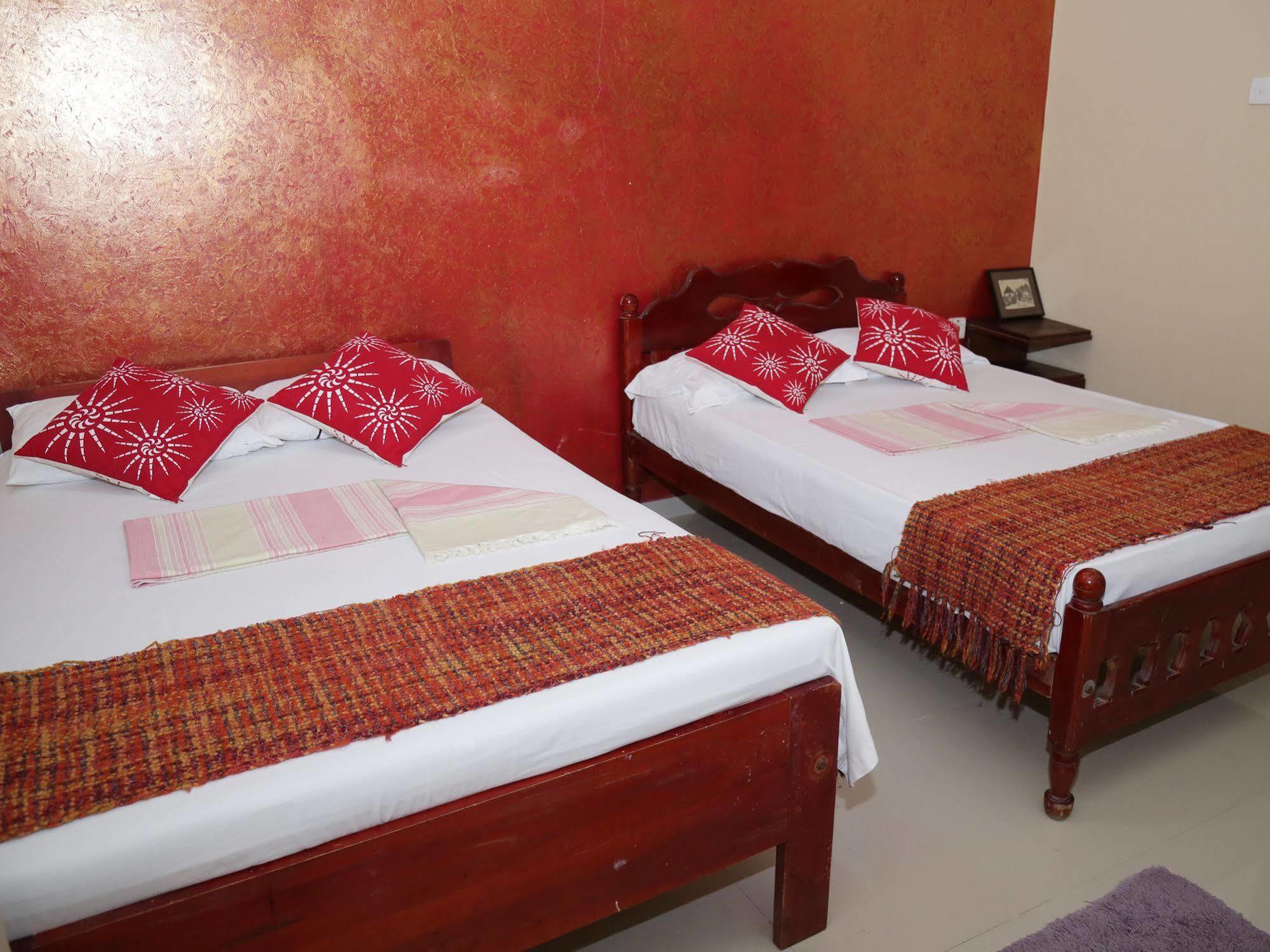 Dyke Rest Hotel ตรินโคมาลี ภายนอก รูปภาพ